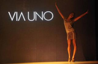 Sophie Charlotte feet photo thumbnail