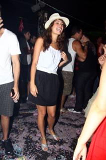 Sophie Charlotte feet photo thumbnail