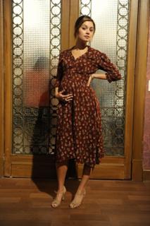 Sophie Charlotte feet photo thumbnail