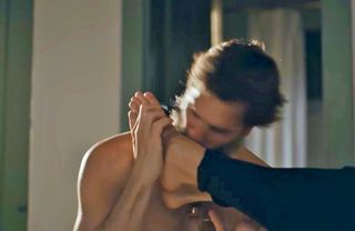 Sophie Charlotte feet photo thumbnail