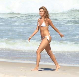 Sophie Charlotte feet photo thumbnail