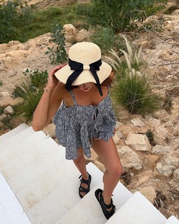 Sophie Craig feet photo 14
