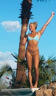 Sophie Cunningham feet photo thumbnail