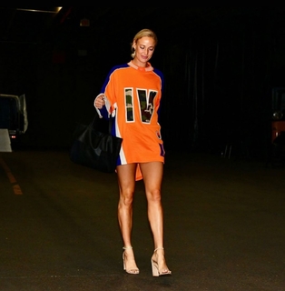 Sophie Cunningham feet photo thumbnail