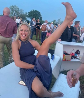 Sophie Cunningham feet photo thumbnail