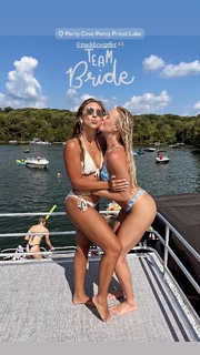 Sophie Cunningham feet photo thumbnail