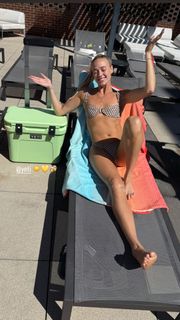 Sophie Cunningham feet photo thumbnail