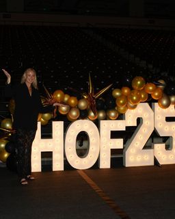 Sophie Cunningham feet photo thumbnail