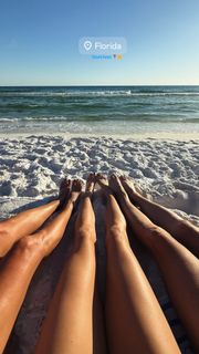 Sophie Cunningham feet photo thumbnail