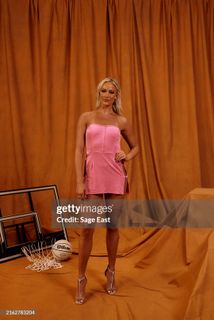 Sophie Cunningham feet photo 13