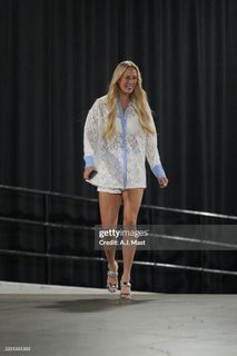 Sophie Cunningham feet photo 20