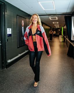 Sophie Cunningham feet photo 6