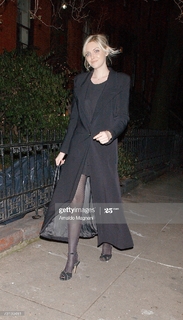 Sophie Dahl feet photo 10