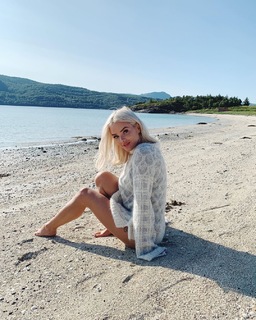 Sophie Elise Isachsen feet photo 16