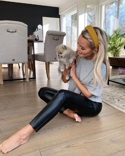 Sophie Elise Isachsen feet photo 9