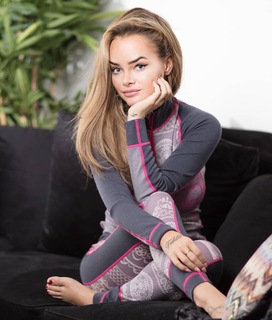 Sophie Elise Isachsen feet photo 2
