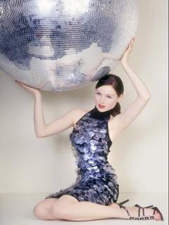 Sophie Ellis-Bextor feet photo thumbnail