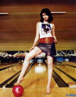 Sophie Ellis-Bextor feet photo thumbnail
