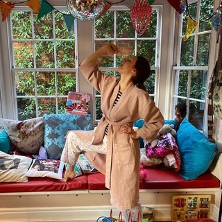 Sophie Ellis-Bextor feet photo thumbnail