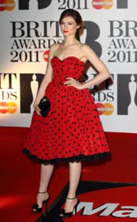Sophie Ellis-Bextor feet photo thumbnail