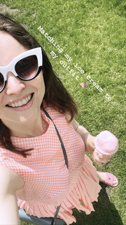 Sophie Ellis-Bextor feet photo thumbnail