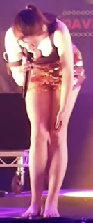 Sophie Ellis-Bextor feet photo thumbnail