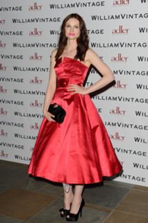 Sophie Ellis-Bextor feet photo thumbnail