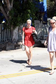 Sophie Monk feet photo thumbnail