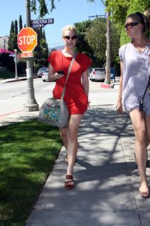 Sophie Monk feet photo thumbnail