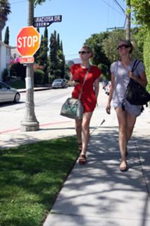 Sophie Monk feet photo thumbnail