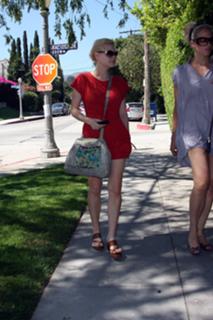 Sophie Monk feet photo thumbnail