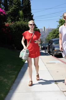 Sophie Monk feet photo thumbnail