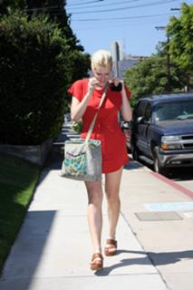 Sophie Monk feet photo thumbnail