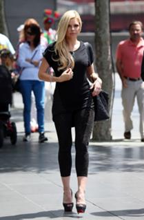 Sophie Monk feet photo thumbnail