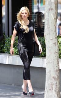 Sophie Monk feet photo thumbnail