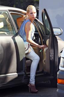 Sophie Monk feet photo thumbnail