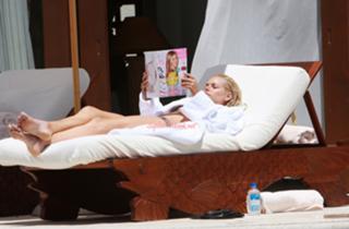 Sophie Monk feet photo thumbnail