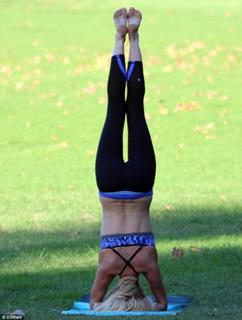 Sophie Monk feet photo thumbnail