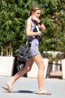 Sophie Monk feet photo thumbnail