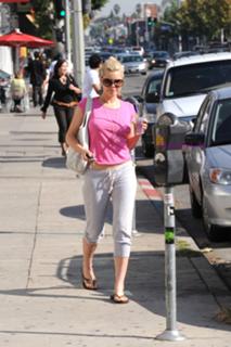 Sophie Monk feet photo thumbnail