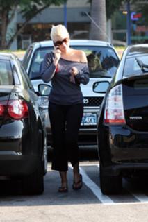 Sophie Monk feet photo thumbnail