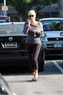 Sophie Monk feet photo thumbnail