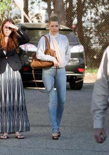 Sophie Monk feet photo thumbnail