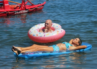 Sophie Monk feet photo thumbnail