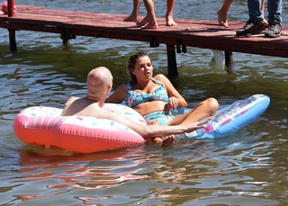 Sophie Monk feet photo thumbnail