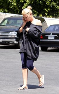 Sophie Monk feet photo thumbnail