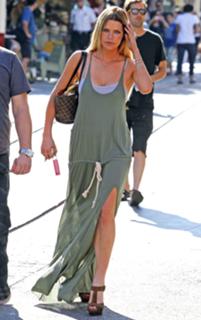 Sophie Monk feet photo thumbnail