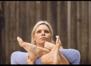 Sophie Monk feet photo thumbnail