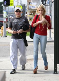 Sophie Monk feet photo thumbnail