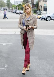 Sophie Monk feet photo thumbnail